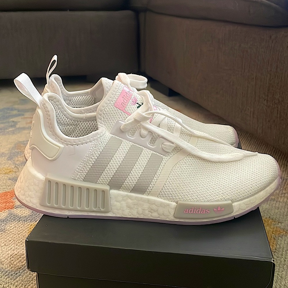 Adidas Nmd R1 Tennis shoes!